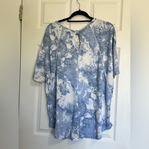 Blue Pattern Women’s Top - Picture 2 of 3